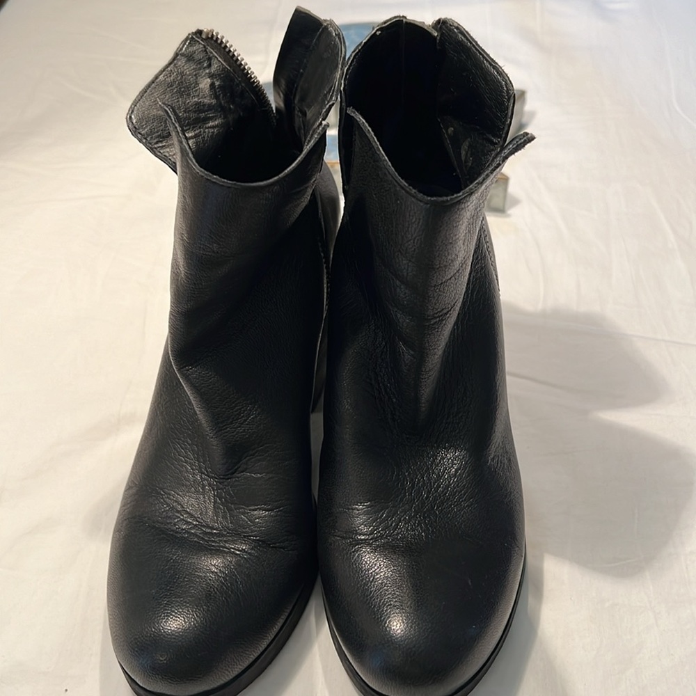 Lucky Brand Black Leather Ankle Boots 3.5 Inch Heel